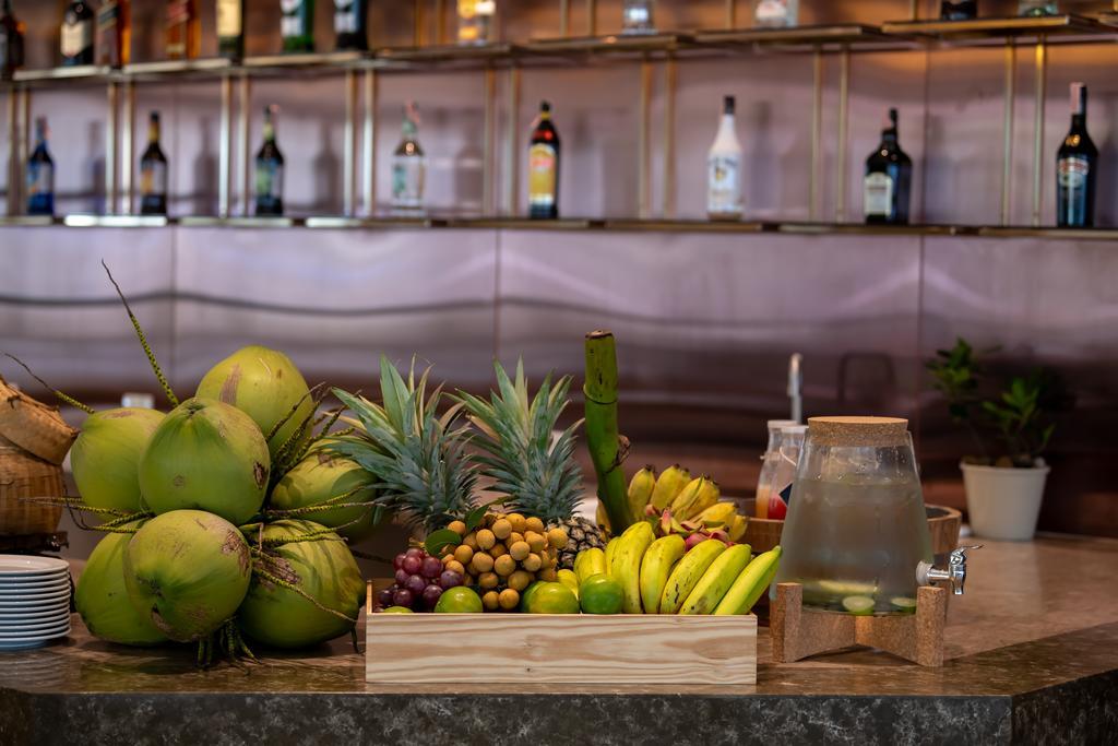 Jasmine 59 Hotel Banguecoque Exterior foto Fruit at a bar