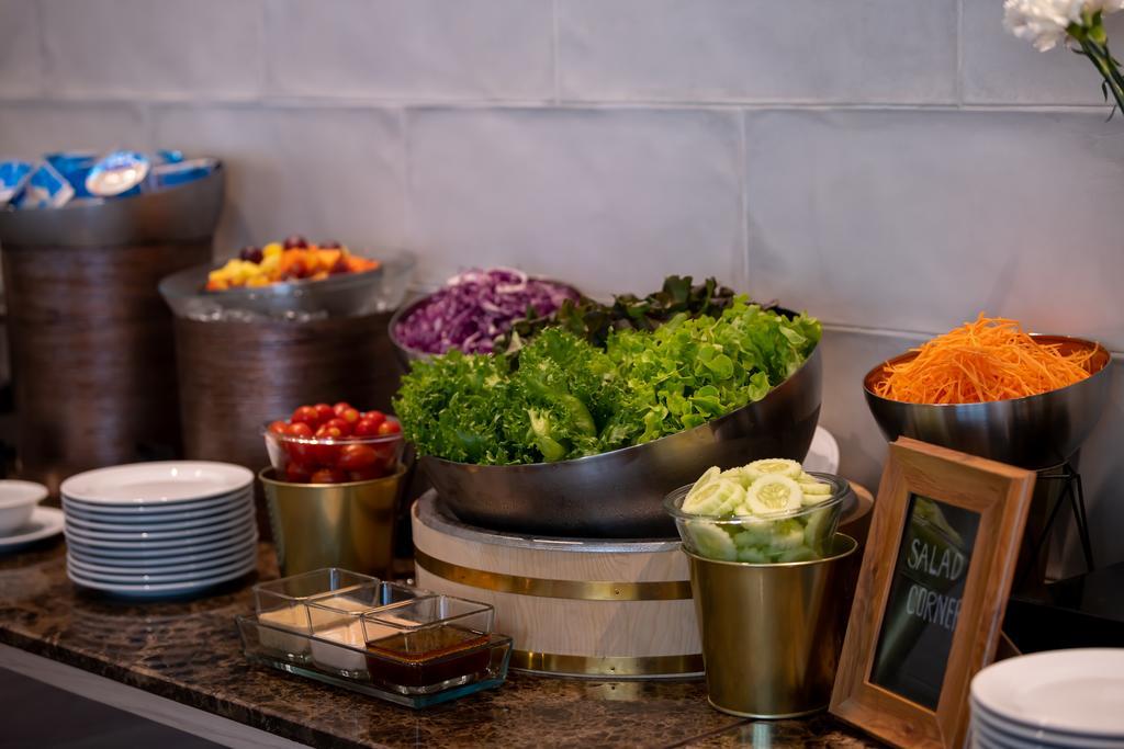 Jasmine 59 Hotel Banguecoque Exterior foto A salad bar
