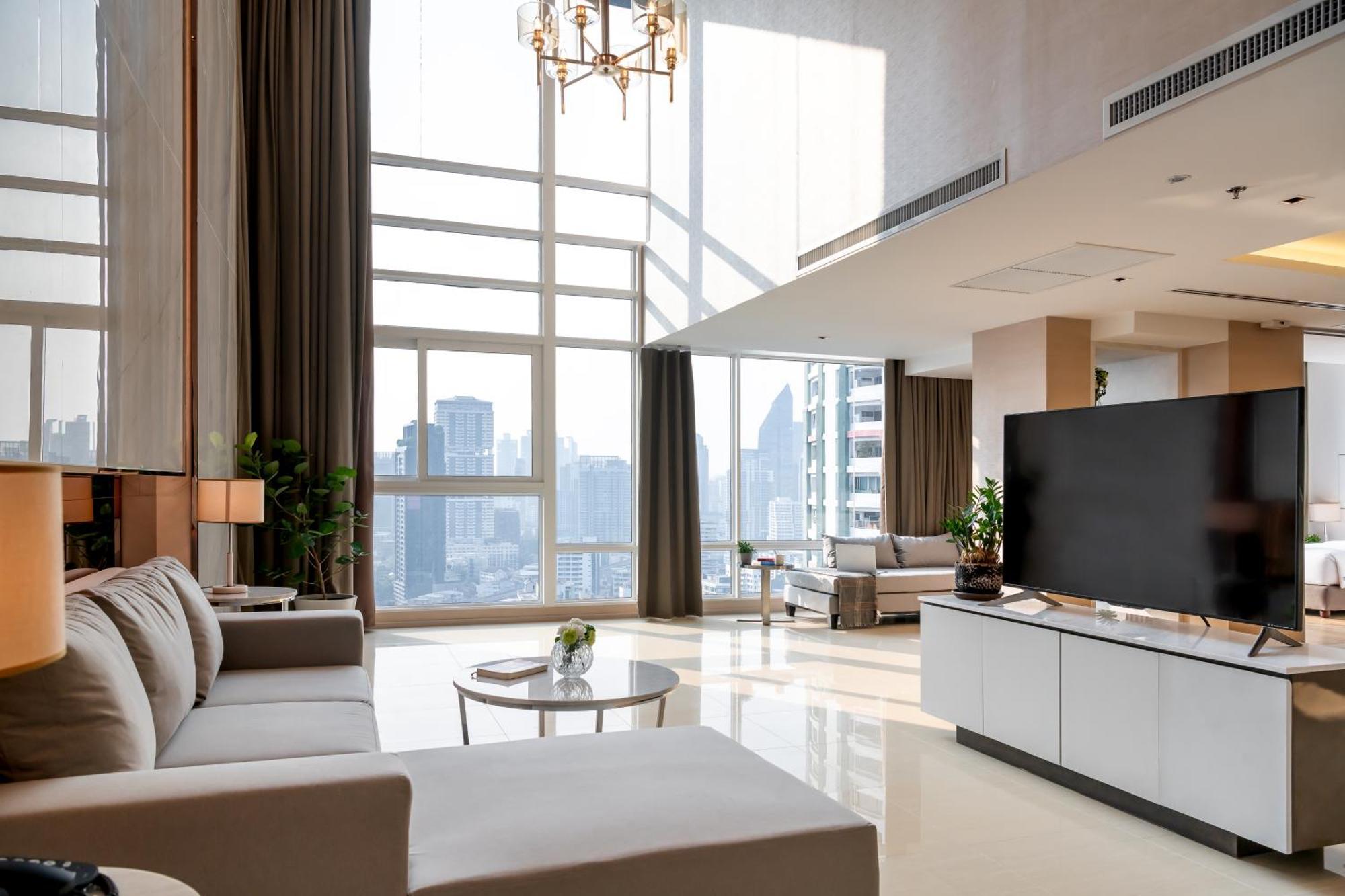 Jasmine 59 Hotel Banguecoque Exterior foto A living room in a luxury apartment